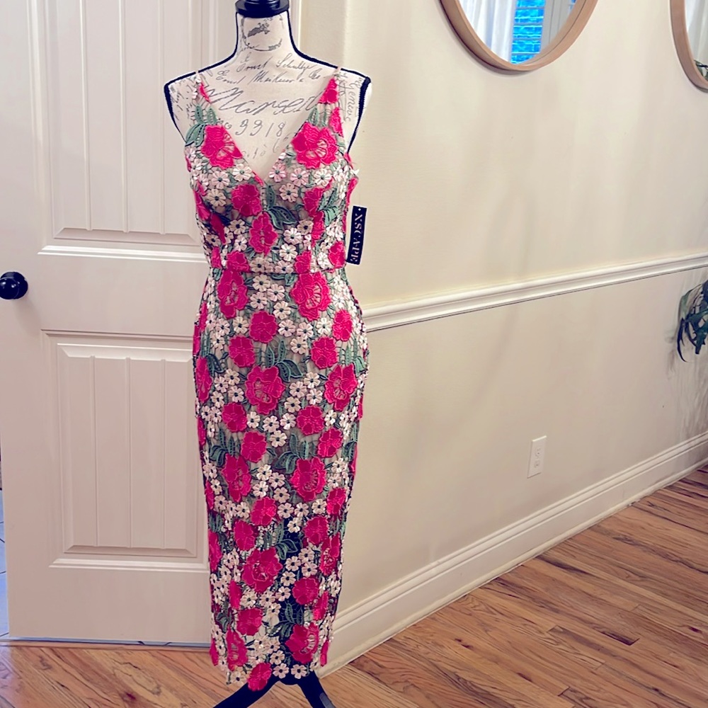 Sleeveless floral dress size 6.